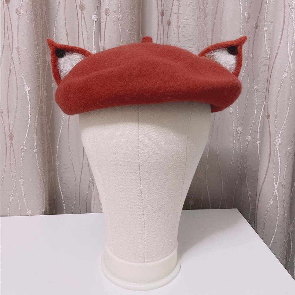 Fox ears wool beret